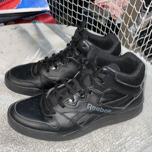 Mens all black reebok